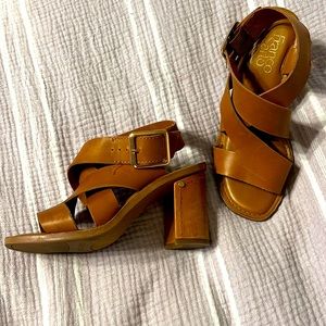 Thick leather sandal